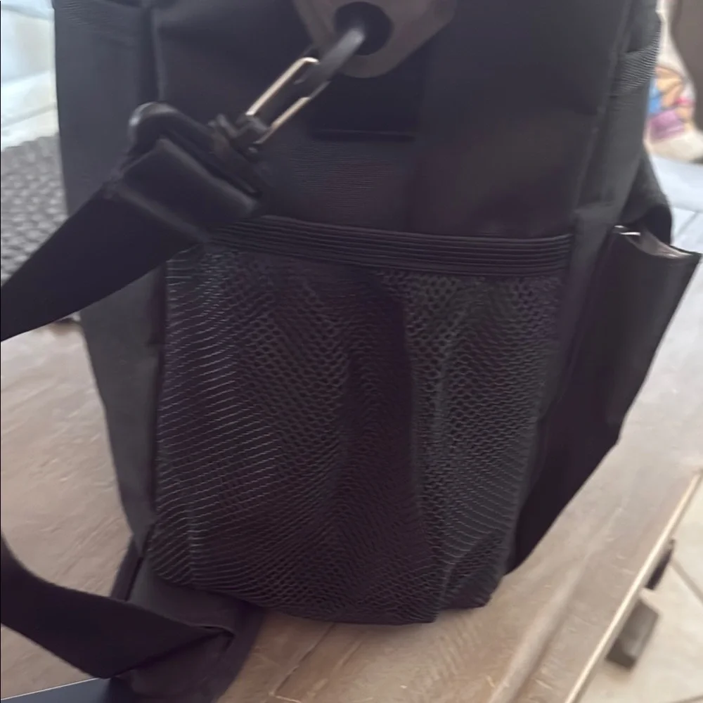 Black LaptopBag with Durable Fabric and Modern Design great for teachers